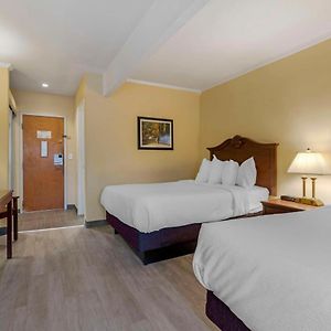 Room Two Double Beds Non-Smoking
